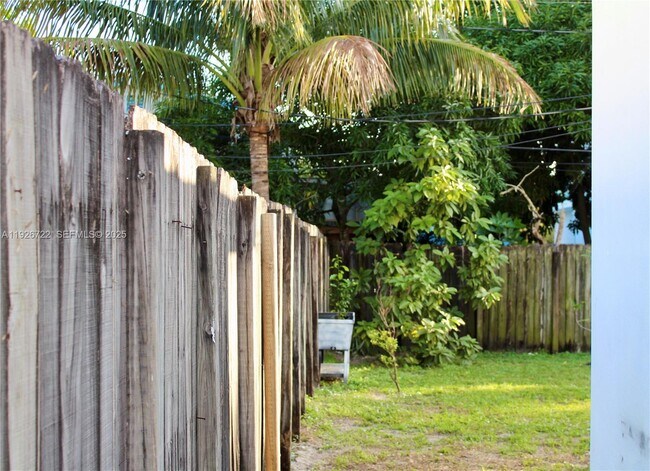 Building Photo - 300 SW 8th St