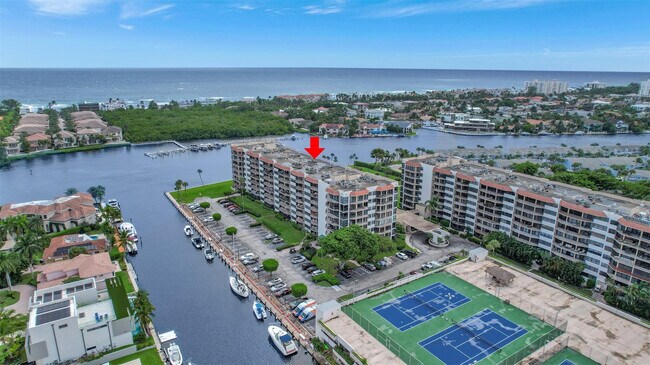 Building Photo - 899 Jeffery St