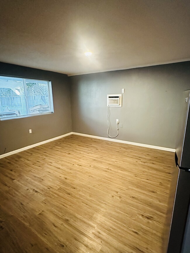 Building Photo - 7825 Troost Ave