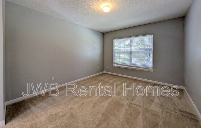 Building Photo - 129 Castlegate Ln