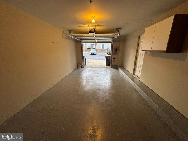 Building Photo - 4641 Deepwood Ct