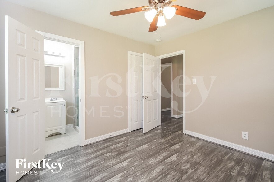 Building Photo - 1204 Trenton Ln