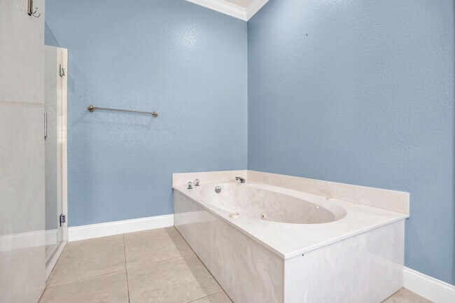 Building Photo - 148 Cypress Cove