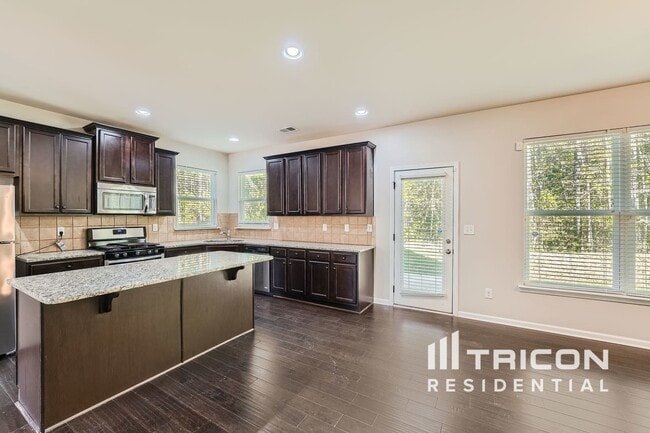 Building Photo - 4050 Tarnwood Pl