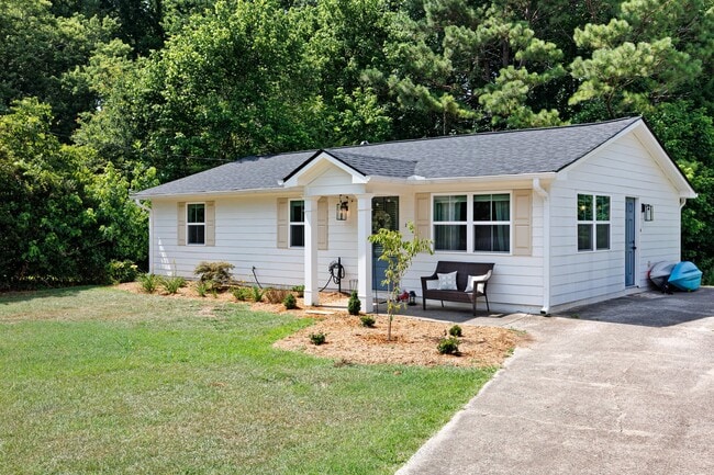 Building Photo - 223 Woodglen Dr