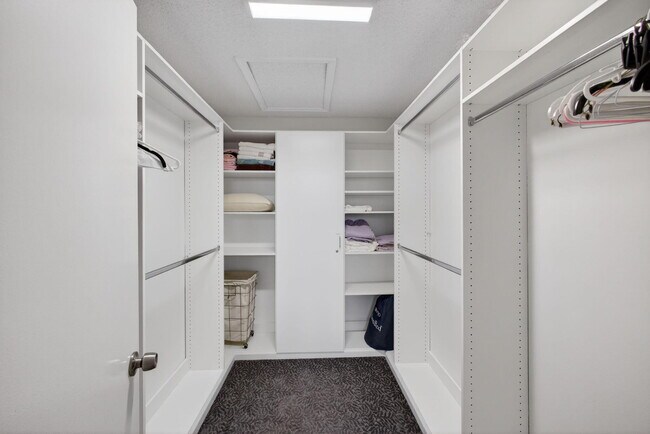 Building Photo - 1206 Mainsail Cir