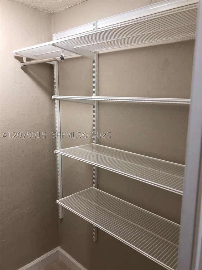 Building Photo - 1300 NE Miami Gardens Dr