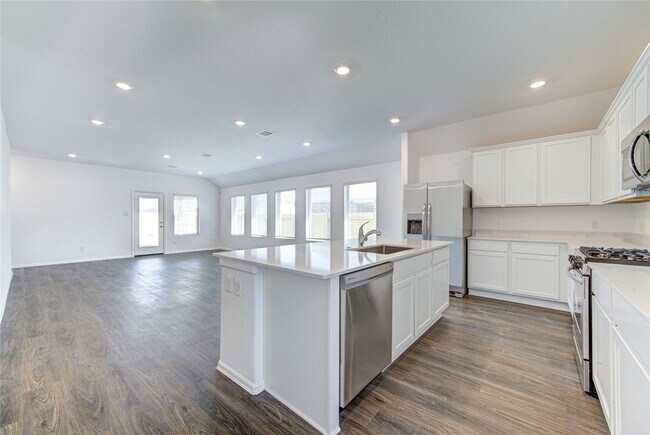 Building Photo - 5023 Lavaridge Dr