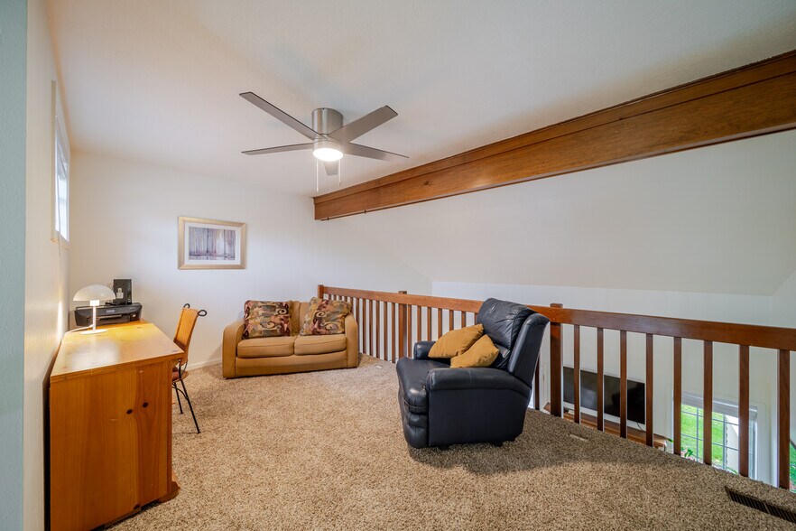 Building Photo - 3124 S Falling Brook Ln