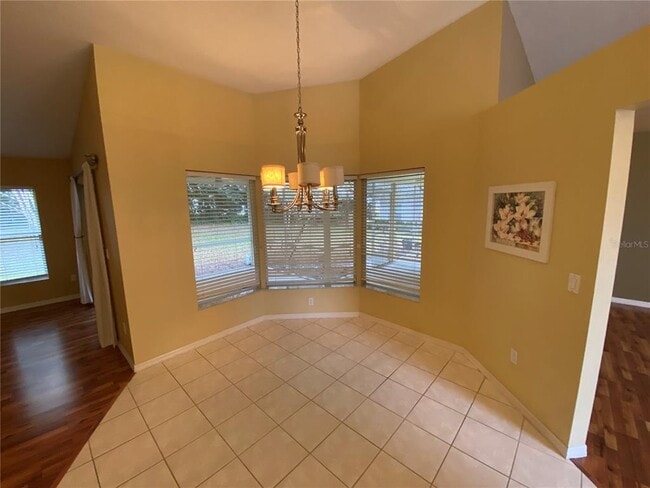 Building Photo - 39913 Sun Glo Ct