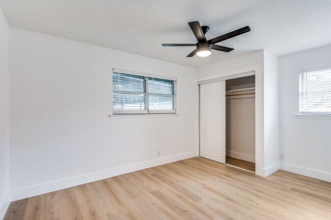 Building Photo - 611 Cannon Dr