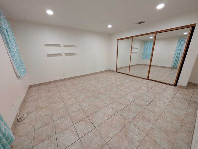 Building Photo - 12815 Caswell Ave