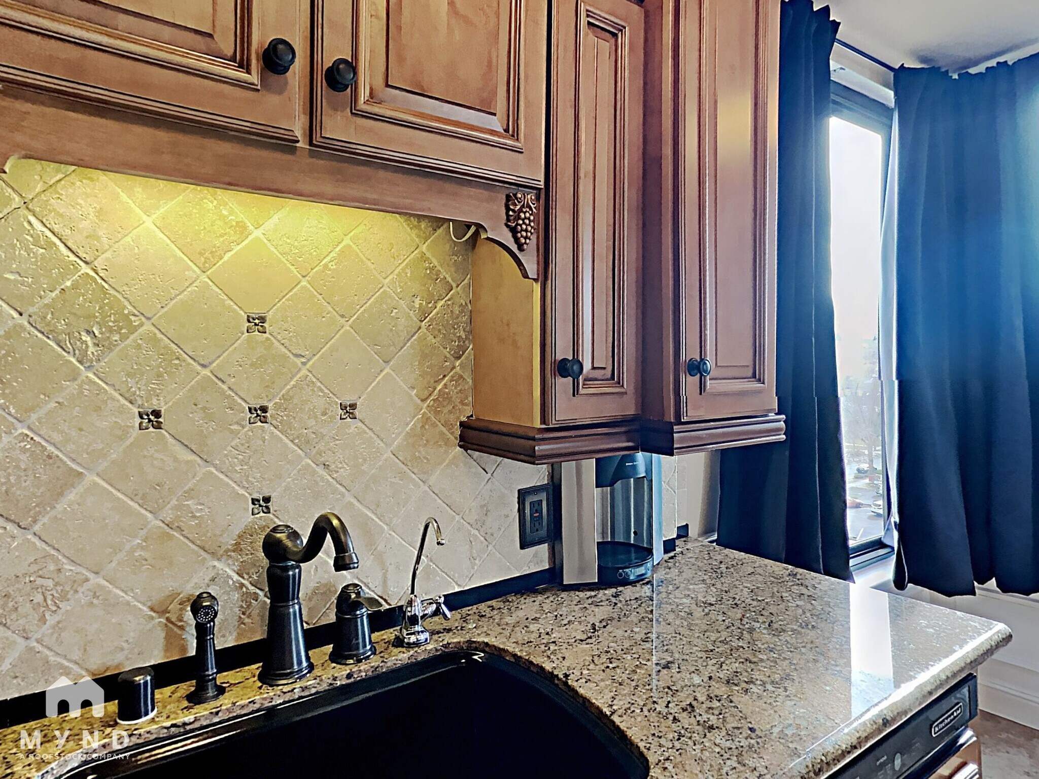 Building Photo - 280 Island Ave