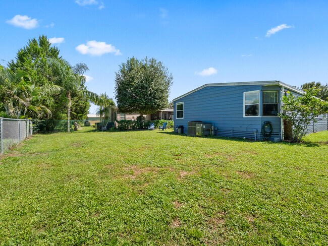 Building Photo - 2855 SW Monarch Trail