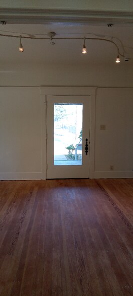 Building Photo - 701 Fremont Ave