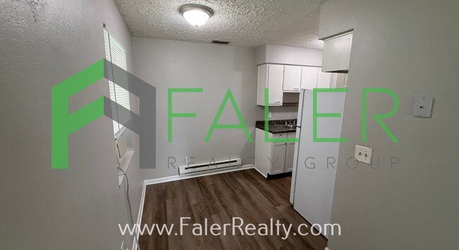 Building Photo - 1626 Darst Ave