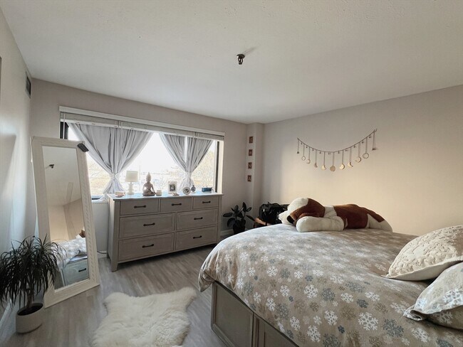 Building Photo - 376 Ocean Ave