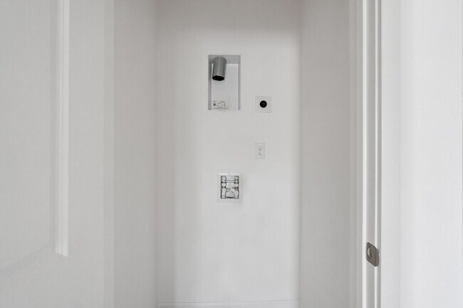 Building Photo - 4483 Monado Dr