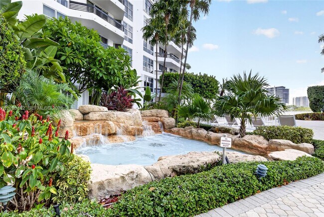 Building Photo - 3600 Mystic Pointe Dr