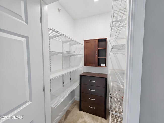 Building Photo - 231 Riverside Dr