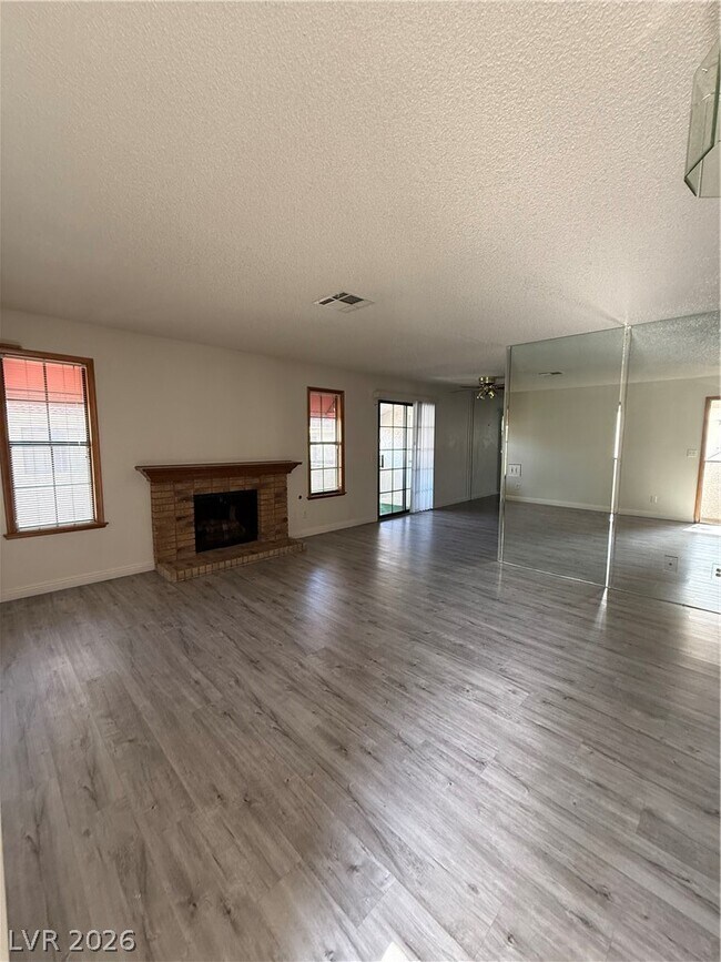 Building Photo - 6687 W Tropicana Ave