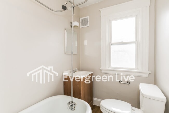 Building Photo - 4524 Whetsel Ave