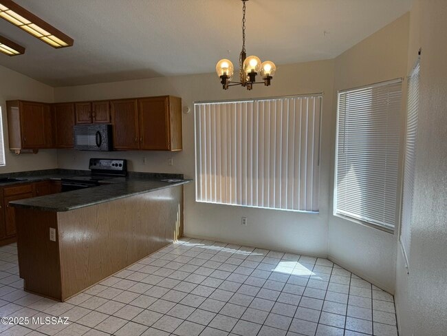 Building Photo - 4420 W Rockwood Dr