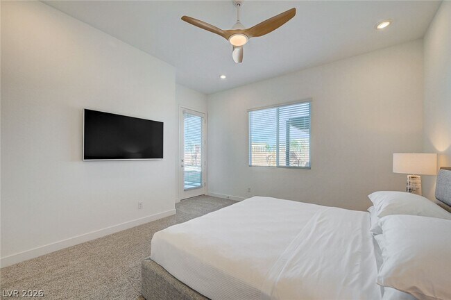 Building Photo - 10022 Decano Rdg St
