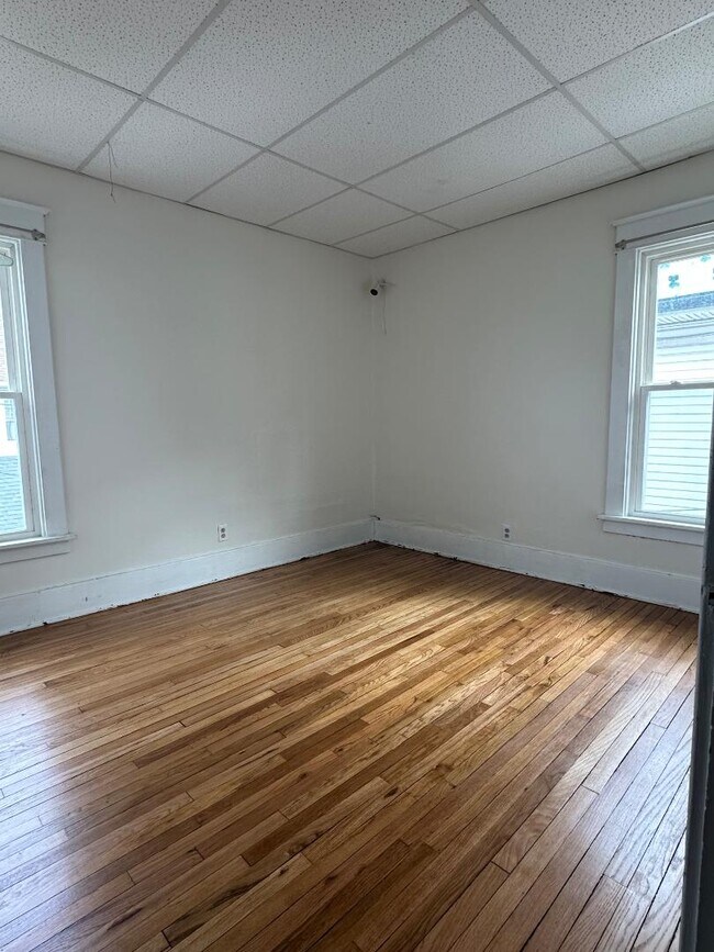 Building Photo - 252 Cumberland Ave