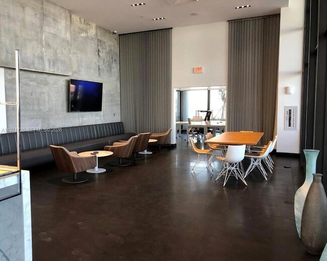 Building Photo - 1600 NE 1st Ave