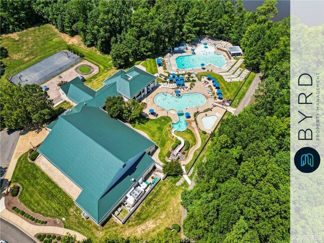 Building Photo - 206 Water Pointe Ct