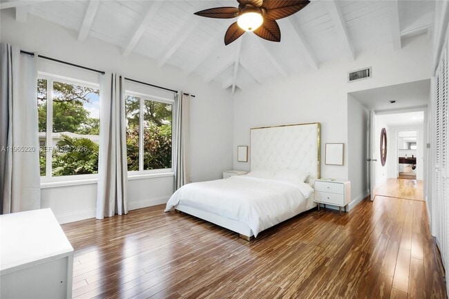 Building Photo - 5810 Maggiore St