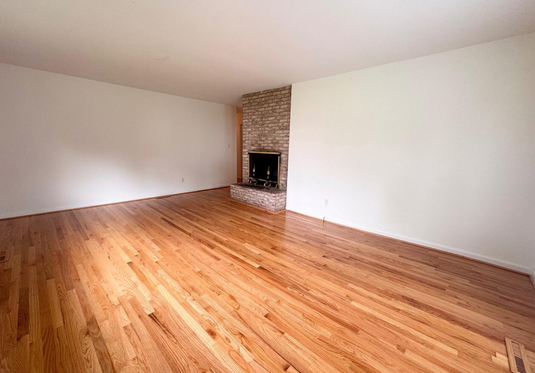 Building Photo - 2710 Academy Dr