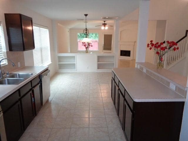 Building Photo - 15010 Sugarhollow Dr