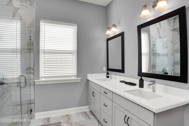 Building Photo - 176 Settler's Landing Dr