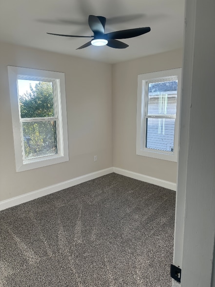 Building Photo - 1277 E 18th Ave