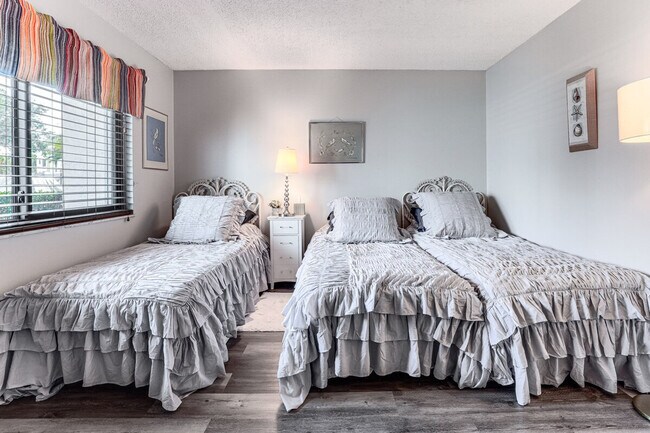 Building Photo - 2400 S Ocean Dr