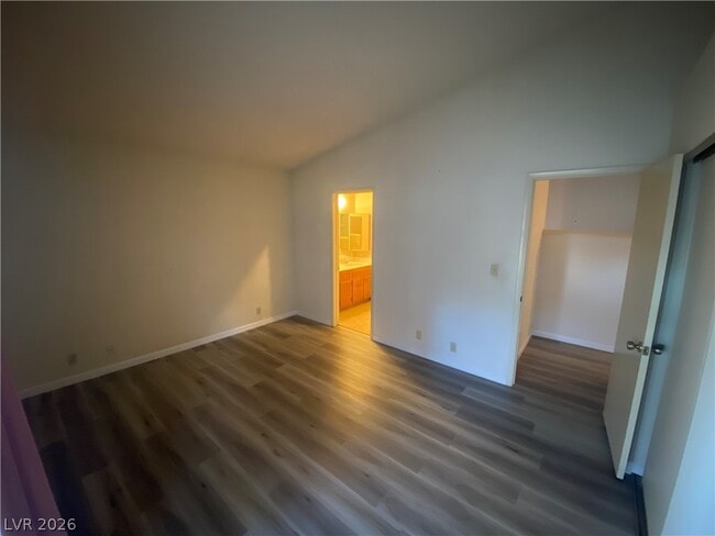 Building Photo - 5712 Swimmer Dr