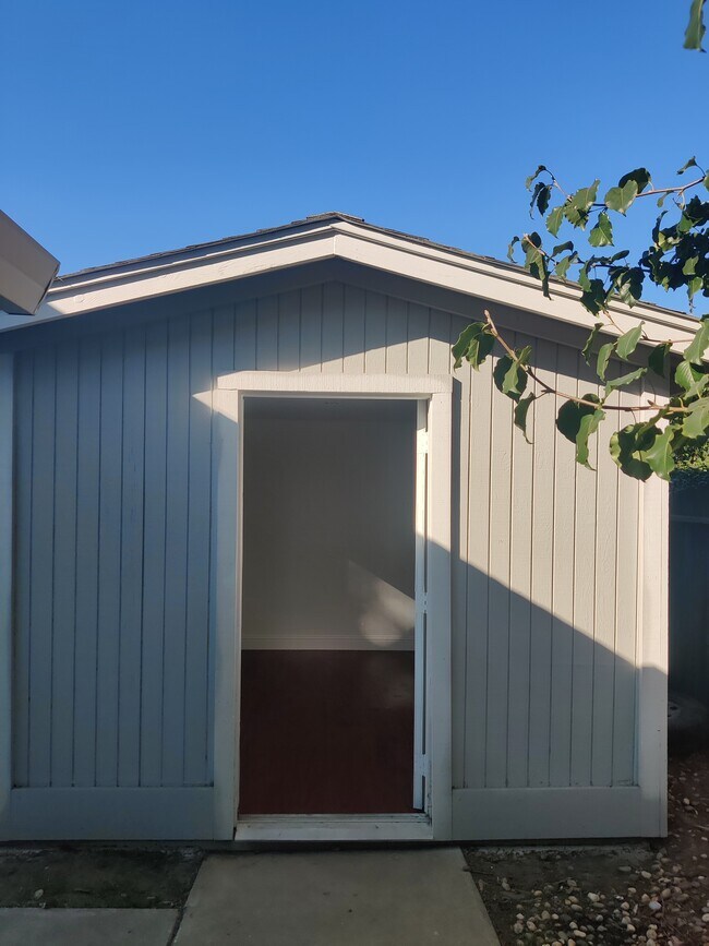 Building Photo - 1097 North Point Dr