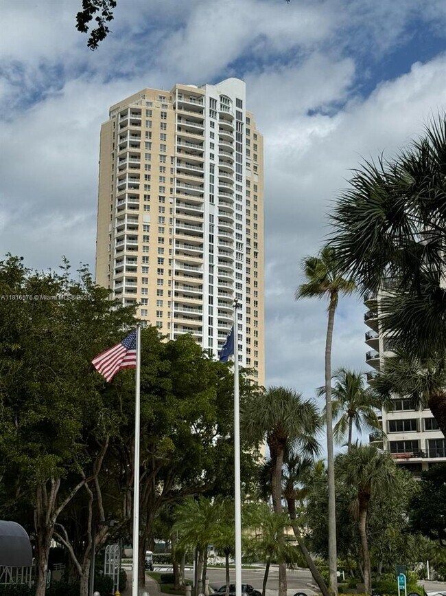 Building Photo - 848 Brickell Key Dr