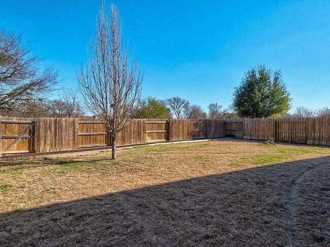 Building Photo - 8217 Reggio St