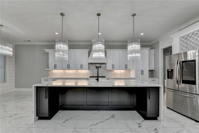 Building Photo - 960 Nours Cir SE