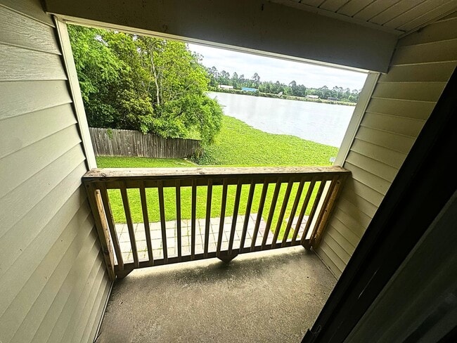 Building Photo - Fisherman's Delight