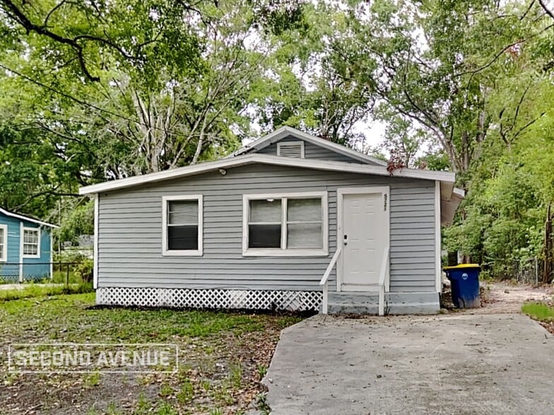 Primary Photo - 5721 Teeler Ave