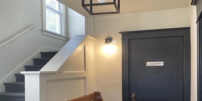 Building Photo - 105 Tanager