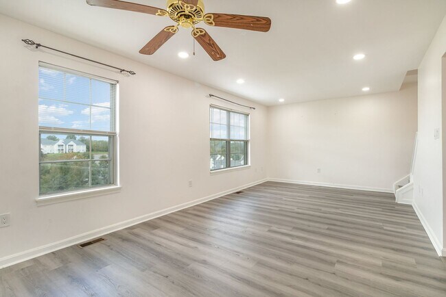 Building Photo - 6212 Spring Knoll Dr