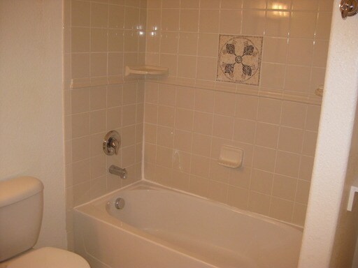 Building Photo - Beautiful 5 Bedroom Home for Rent on Creek...