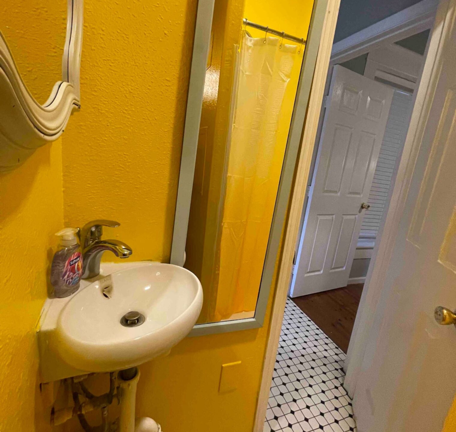 Building Photo - 2423 Avenue Q