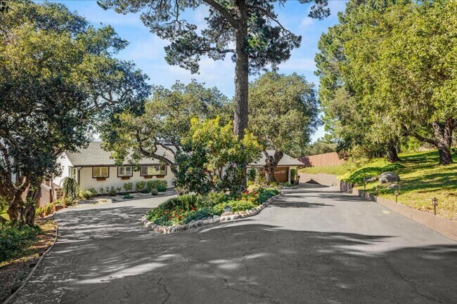 Building Photo - 15 Mentone Rd