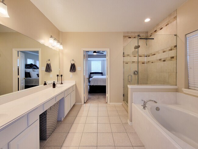 Building Photo - 17615 Forest Haven Trail